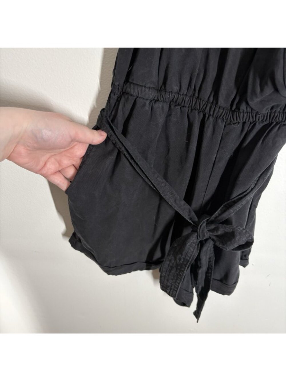 Abercrombie & Fitch Wmn S Black Sleeveless Tie Waist Surplice Utility Romper NWT - Picture 4 of 12